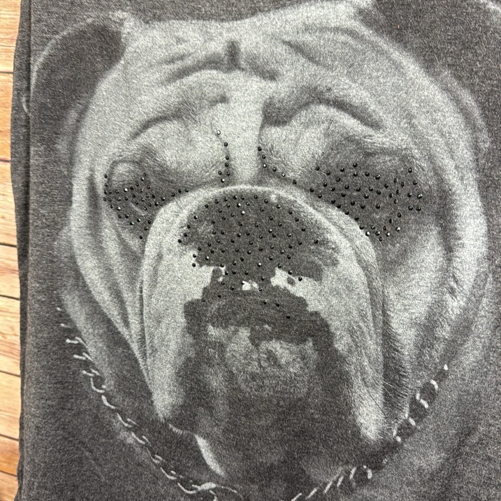 Gray Sleeveless Top with Bulldog Design - Picture 3 of 5